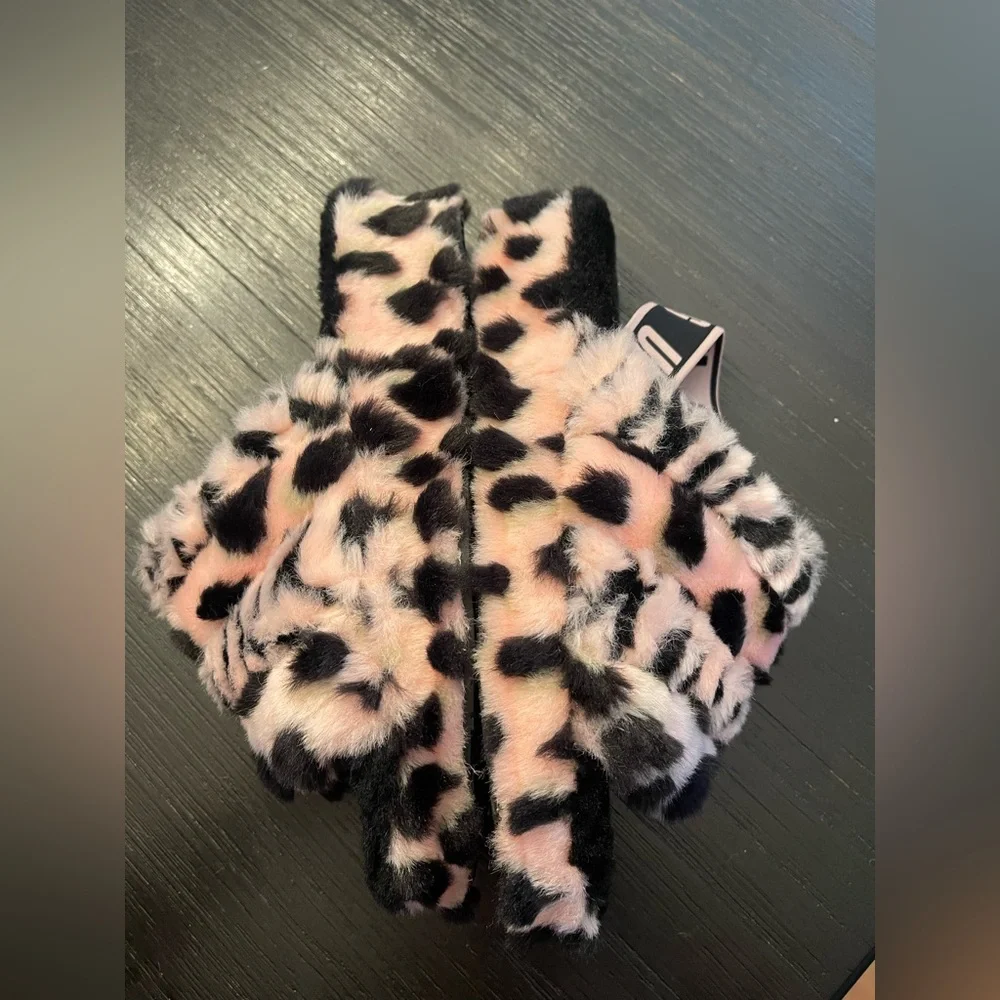 UGG Black and Pink Cozy Slippers Plush Comfort - Picture 4 of 10